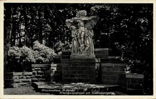 Ak St. Wendel im Saarland, Missionshaus, Kreuzigungsgruppe am Friedhofseingang