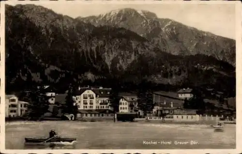 Ak Kochel am See Oberbayern, Hotel grauer Bär, Blick vom Wasser