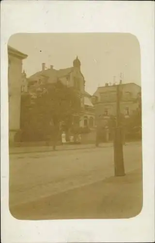 Foto Ak Straßenpartie, Villen, Anwohner