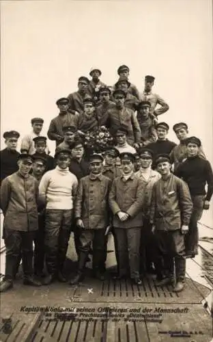 Ak Kapitän König mit seinen Offizieren und der Mannschaft, Frachttauchboot Deutschland