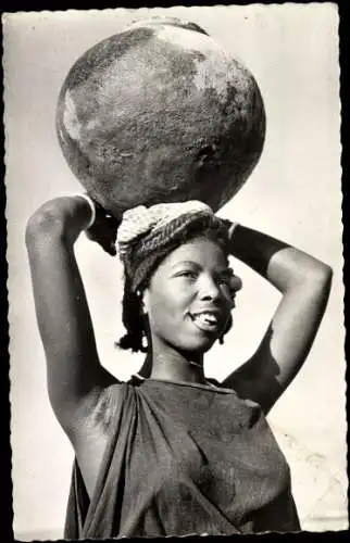 Ak Black Africa, Junger Träger