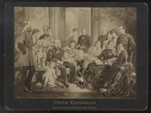 Cabinet Foto Kaiser Wilhelm I. von Preußen im Kreise seiner Familie
