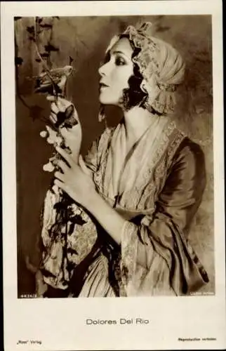 Ak Schauspieler Dolores Del Rio, Portrait, Vogel, Blumenranke