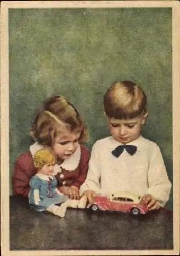 Ak Junge und Mädchen mit ihrem Spielzeug, Puppe, Modellauto