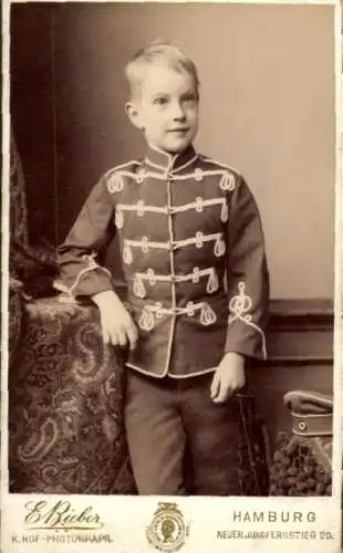 Kabinett Foto Hamburg, Junge in Husarenuniform, Adolf Schröder, Portrait