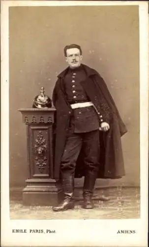Kabinett Foto Amiens Somme, Soldat in Uniform, Mantel