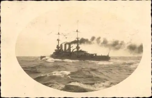 Foto Ak Deutsches Kriegsschiff auf hoher See