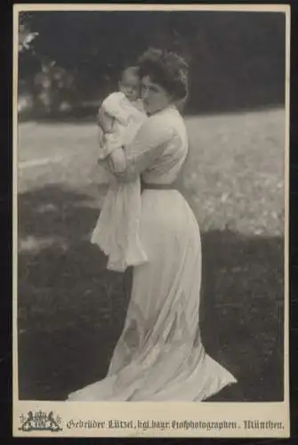 Cabinet Foto Kronprinzessin Gabriele von Bayern mit Prinz Luitpold