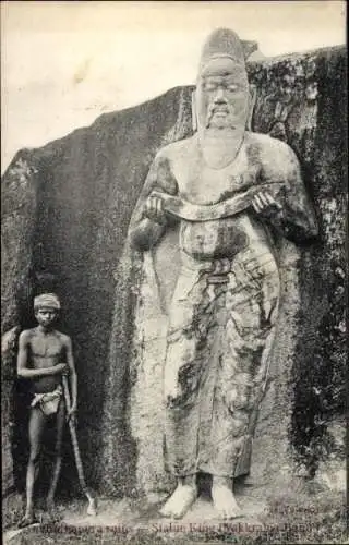 Ak Anuradhapura Sri Lanka, Ruinen, Statue von König Prakkrama Bahu I.
