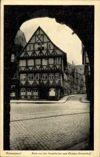 Ak Wolfenbüttel in Niedersachsen, Blick von den Krambuden zum Kleinen Zimmerhof
