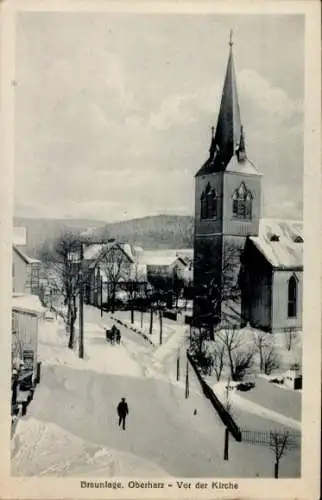 Ak Braunlage im Oberharz, Vor der Kirche, Winter