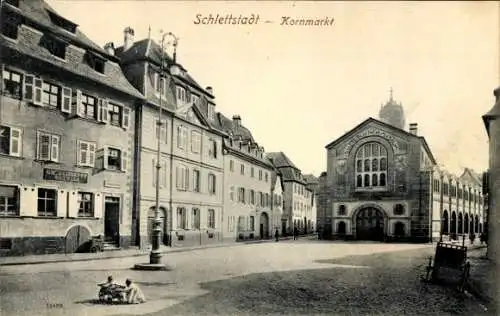 Ak Schlettstadt Bas Rhin, Wohnhäuser am Kornmarkt, Museum