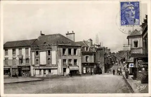 Ak Saint Pierre sur Dives Calvados, Place de la Mairie, Rue de Lisieux