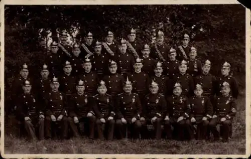 Foto Ak Hamburg Wandsbek Rahlstedt, Gruppenportrait Feuerwehrmänner