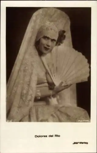 Ak Schauspielerin Dolores del Río, Portrait, Fächer, Kopfschmuck