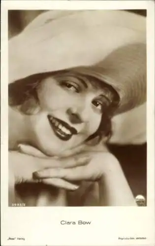 Ak Schauspielerin Clara Bow, Portrait mit Hut, Ross 3980/2