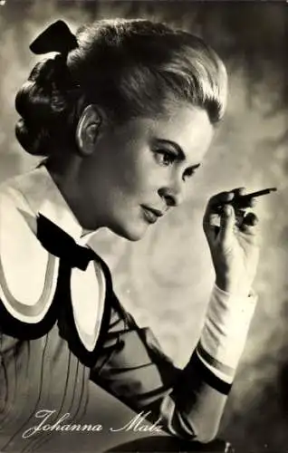 Ak Schauspielerin Johanna Matz, Portrait, Zigarette