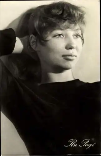 Ak Schauspielerin Ilse Pagé, Portrait, Defa Film, Berlin - Ecke Schönhauser