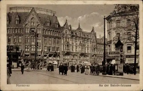 Ak Hannover in Niedersachsen, An der Bahnhofstraße, Litfaßsäule