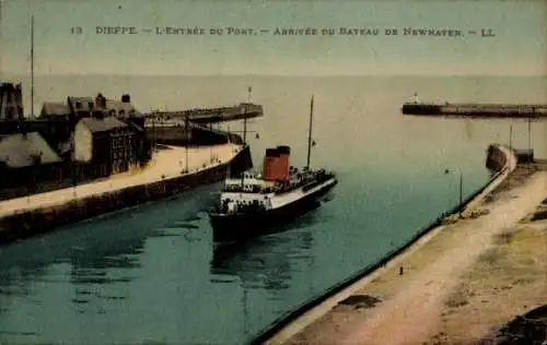 Ak Dieppe Seine Maritime, Entree du Port, Arrivee du Bateau de Newhaven