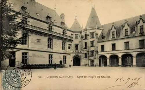 Ak Chaumont sur Loire Loir-et-Cher, Cour interieure du Chateau
