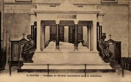 Ak Nantes Loire Atlantique, Tombeau du General Lamoriciere dans la Cathedrale