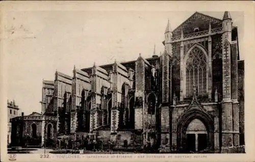 Ak Toulouse Haute Garonne, Cathedrale St-Etienne, Nef Gothique, Nouveau Square