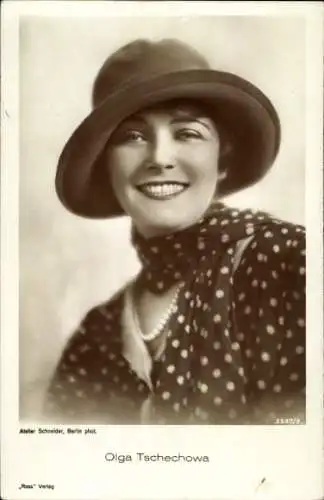 Ak Schauspielerin Olga Tschechowa, Portrait mit Hut, Ross 3547/3, Autogramm