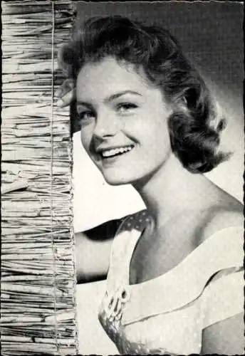 Ak Schauspielerin Romy Schneider, Portrait