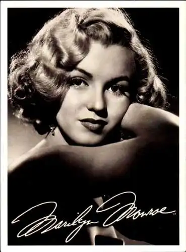 Ak Schauspielerin Marilyn Monroe, Blick über die nackte Schulter, Autogramm