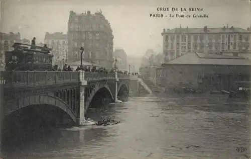 Ak Paris XV., Der Pont de Grenelle, Überschwemmung der Seine