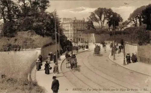 Ak Brest Finistère, Blick vom Glacis auf den Place des Portes