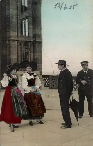 Ak Straßburg Elsass Bas Rhin, Plattform des Münster, Frauen in Tracht