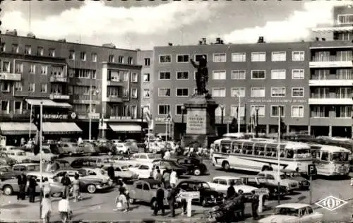 Ak Dunkerque Dünkirchen Nord, Place Jean-Bart, Parkplatz, Busse, Denkmal