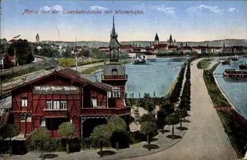 Ak Mainz am Rhein, Panorama von der Eisenbahnbrücke mit Winterhafen, Bootshaus Mainzer Ruderverein