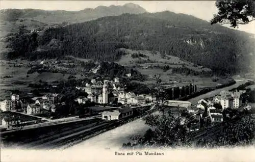 Ak Ilanz Kt. Graubünden, Gesamtansicht, Bahnhof, Piz Mundaun