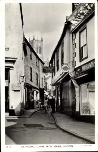 Ak Lincoln Lincolnshire England, Kathedrale-Turm, Meerenge