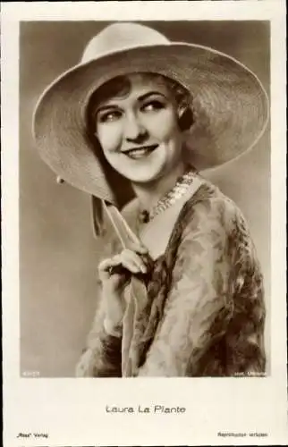 Ak Schauspielerin Laura La Plante, Portrait mit Hut