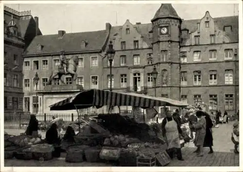 Ak Düsseldorf am Rhein, Rathausplatz, Marktstände, Denkmal