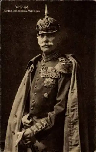 Ak Herzog Bernhard von Sachsen Meiningen, Portrait, Uniform, Pickelhaube, Orden, Wohlfahrtskarte