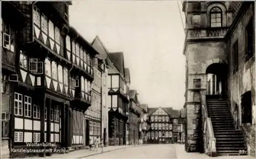 Ak Wolfenbüttel in Niedersachsen, Kanzleistraße mit Archiv