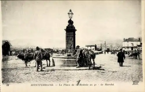 Ak Montferrand Gironde, La Place de la Rodade un jour de Marche