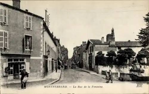 Ak Montferrand Gironde, La Rue de la Fontaine