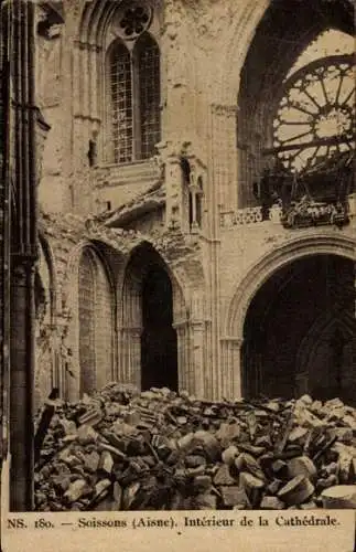 Ak Soissons Aisne, Interieur de la Cathedrale, Ruine
