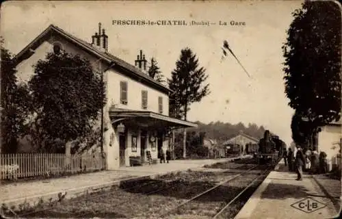 Ak Fesches le Chatel Doubs, Bahnhof, Gleisseite