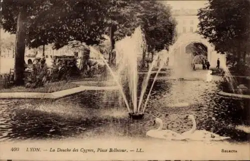 Ak Lyon Rhône, La Douce des Cygnes, Place Bellecour, Springbrunnen, Schwäne