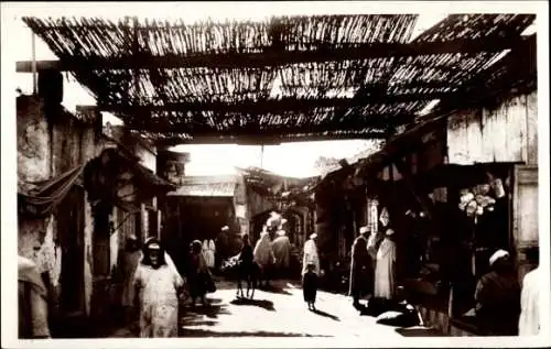 Ak Meknès Marokko, Les Souks, überdachter Basar, Händler, Araber