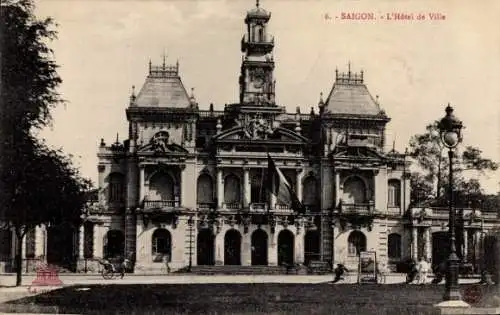 Ak Saigon Vietnam, L’Hotel de Ville, Blick auf das Rathaus, Laterne