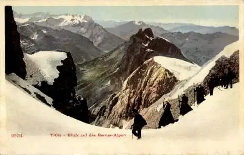 Ak Titlis, Urner Alpen, Schweiz, Blick gegen die Berneralpen, Skifahrer