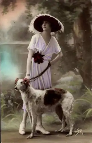 Ak Dame mit einem Windhund